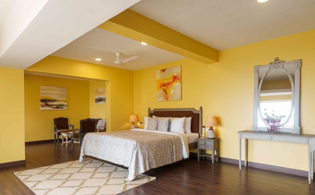 Ama & Trails Cliffs Edge Sangrun, Khadakvasla Villa *